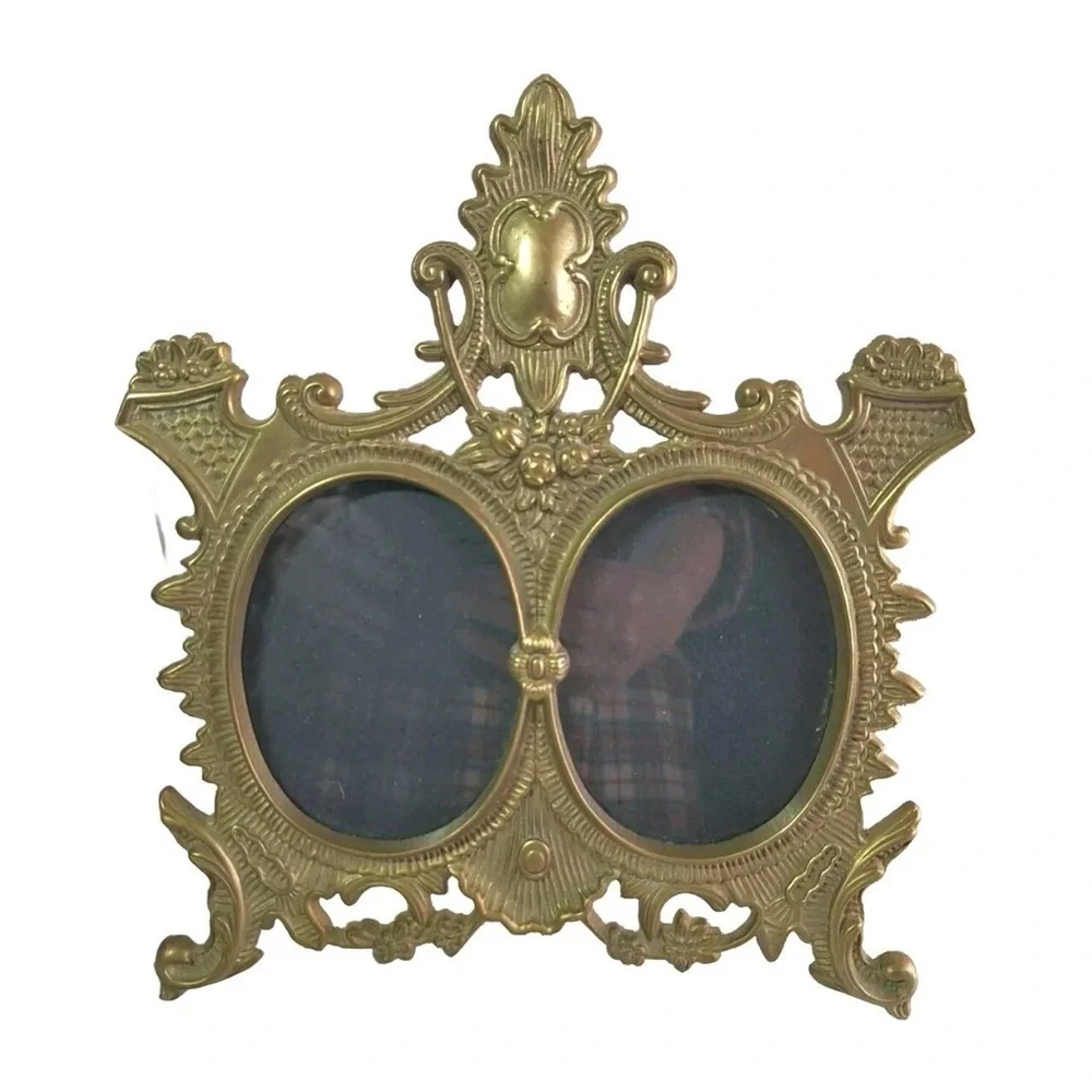 Vintage Victorian Style Brass Ornate Oval Double Photo Easel Picture Frame
